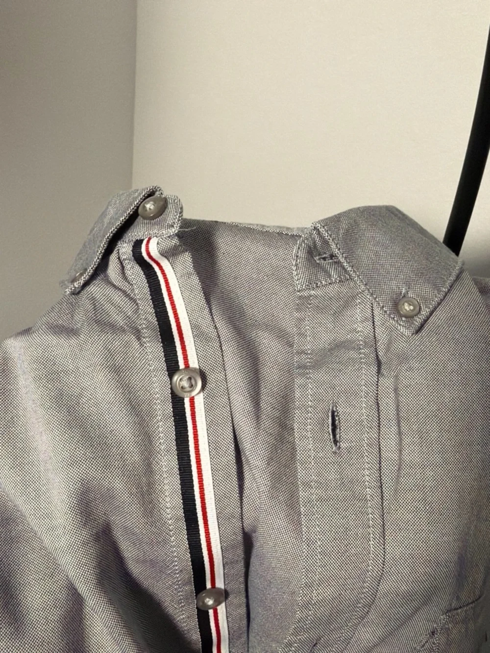Banana Republic Men's Light Gray Button-Down Oxford Shirt